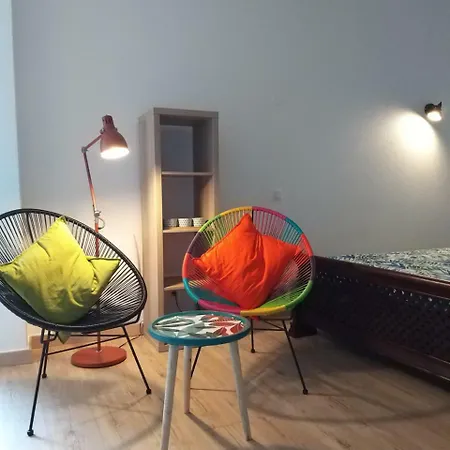 Fully Equipped Studio In Centre Apartment